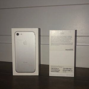Empty iPhone 7 box